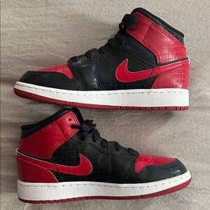 jordan 1 mid Bread 5 youth